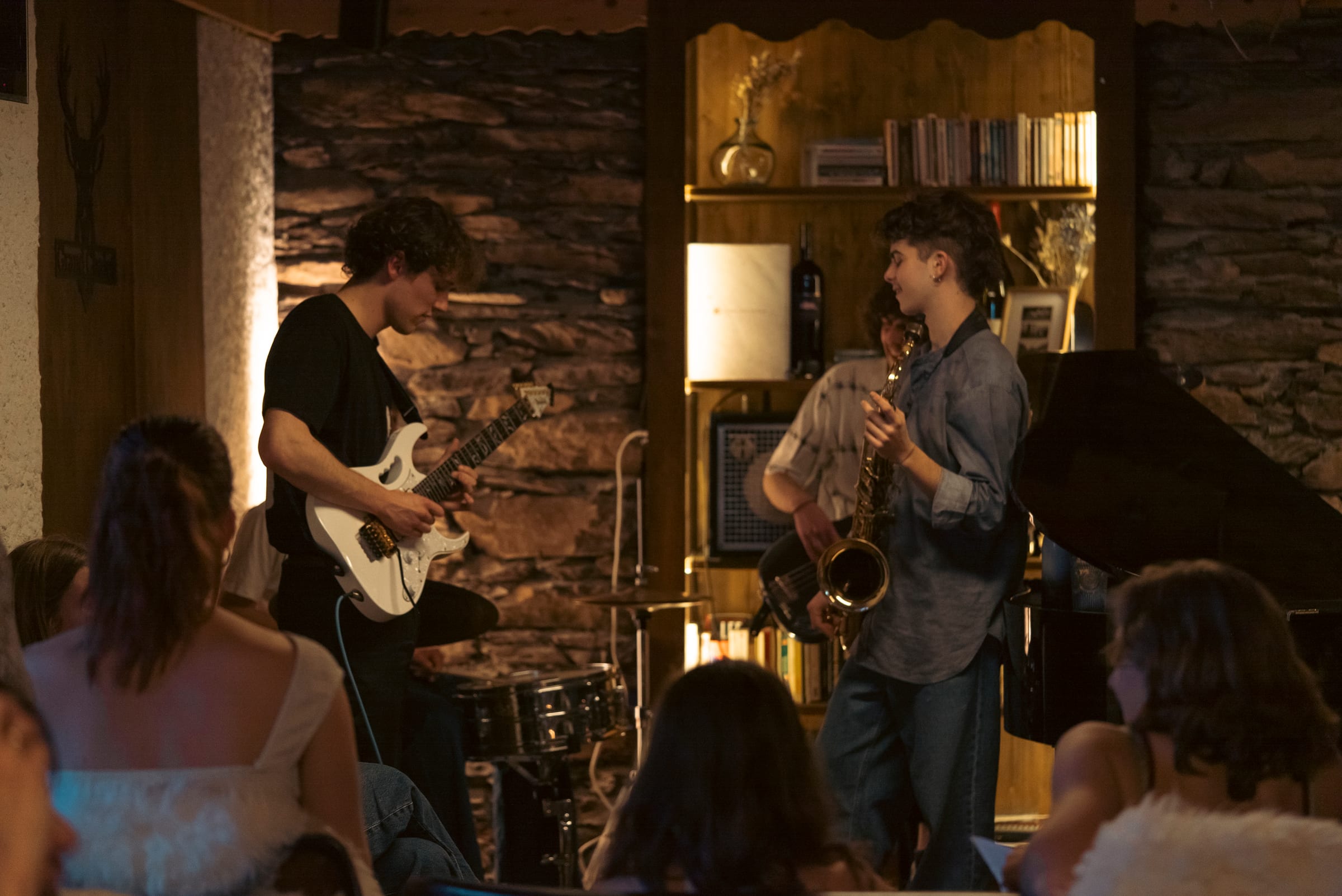 Concert live au Karibou Bar, soirée événement au Grand Chalet, Leysin