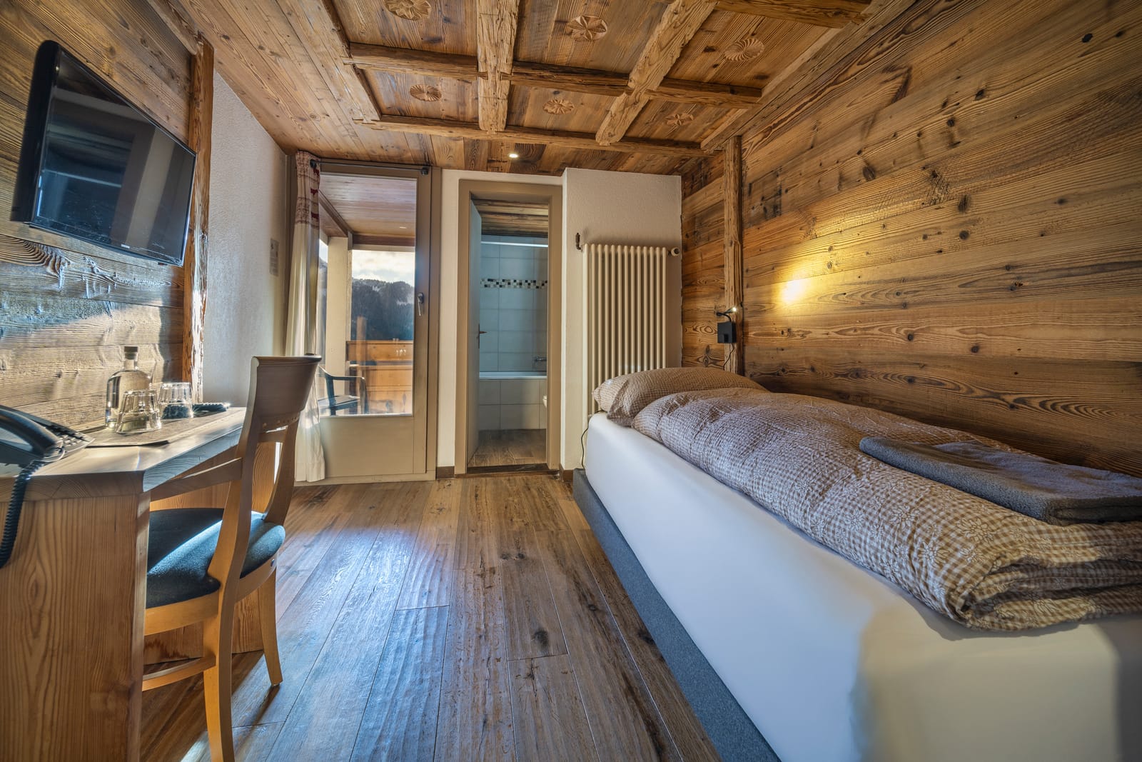 Single Room Balcon Sud, photo 2 au Grand Chalet de Leysin