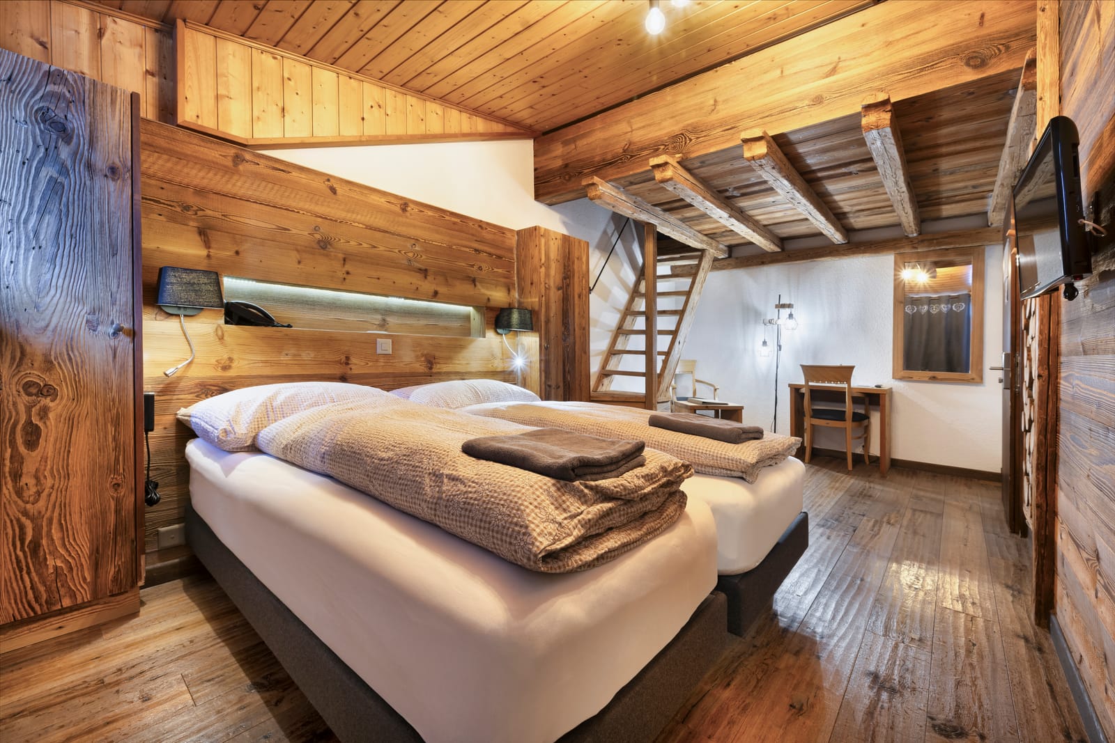 Standard Corner Family sans balcon, photo 2 au Grand Chalet de Leysin